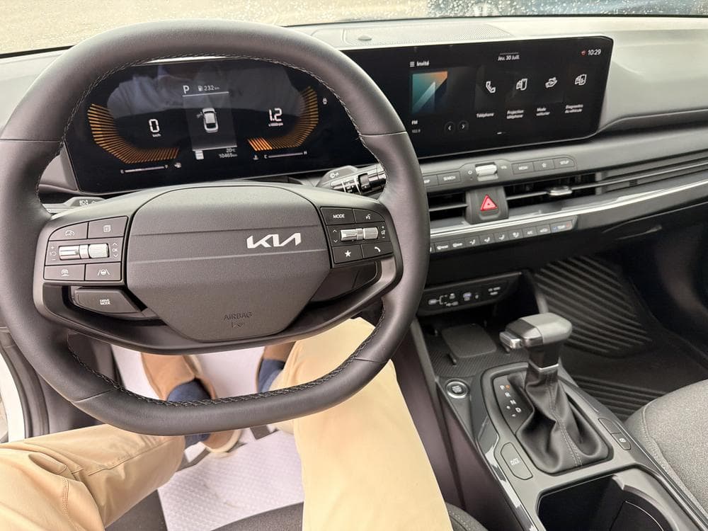 Kia K4 EX 2025 — photo 30