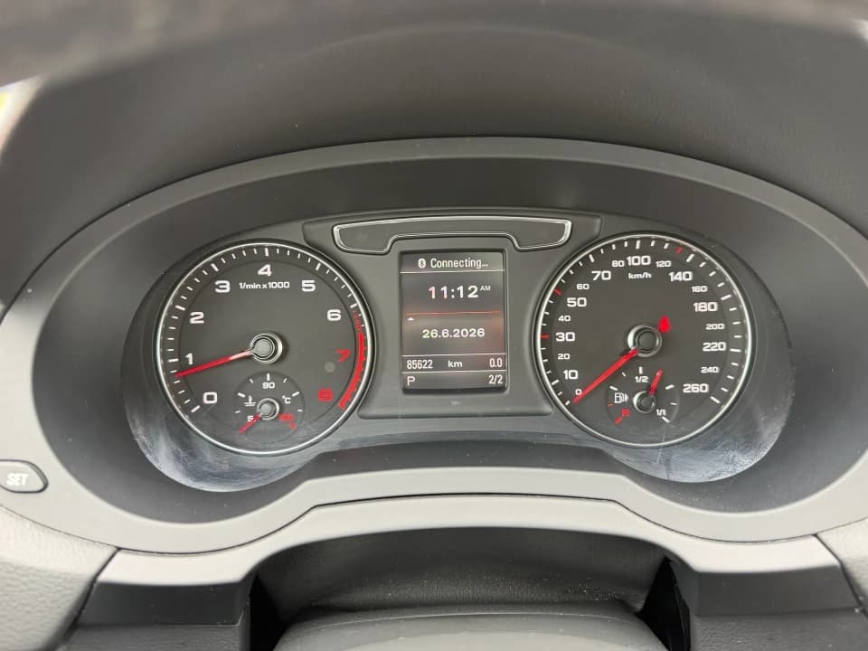 Audi Q3 2018 — photo 12