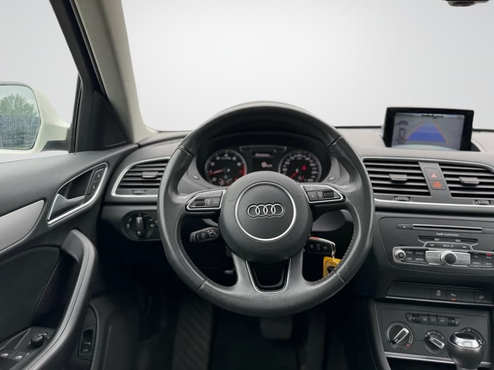 Audi Q3 2018 — photo 13
