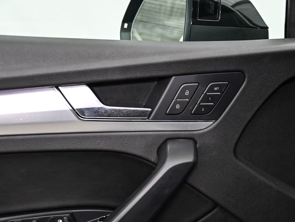 Audi Q5 2022 — photo 11
