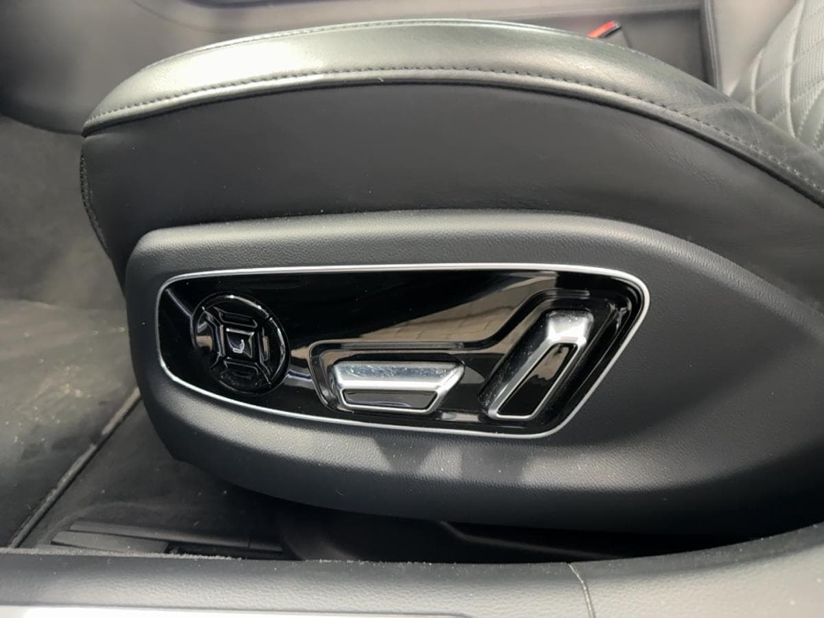 Audi A8 2021 — photo 14
