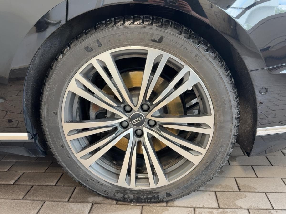 Audi A8 2021 — photo 7