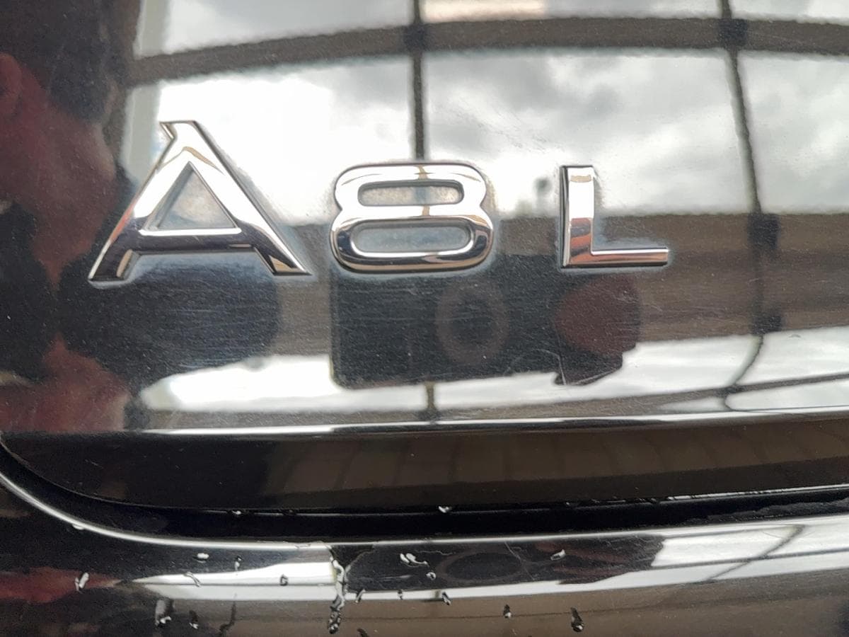 Audi A8 2021 — photo 8