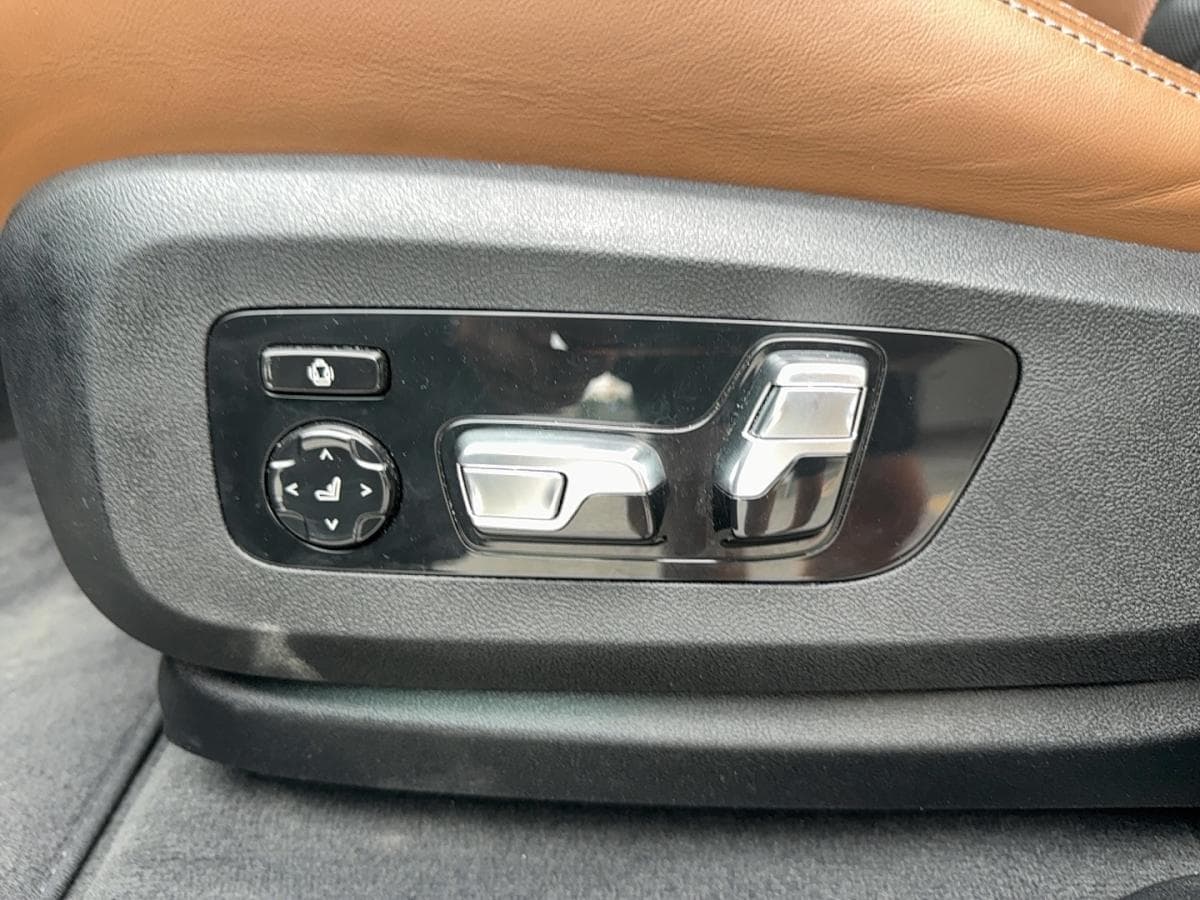 BMW X6 M 2025 — photo 11