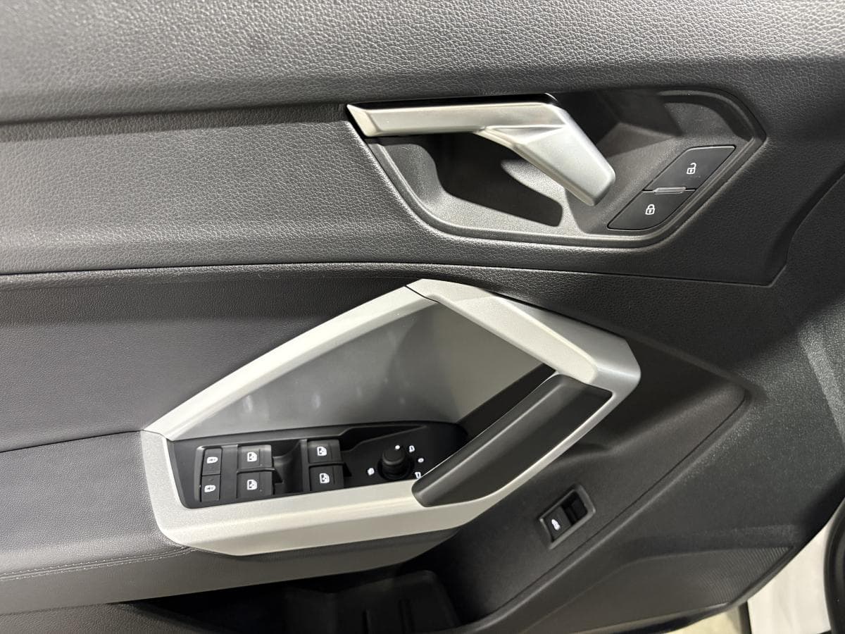 Audi Q3 2024 — photo 13