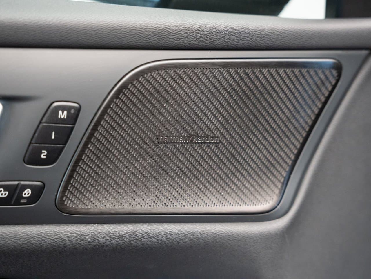 Volvo V60 2024 — photo 13