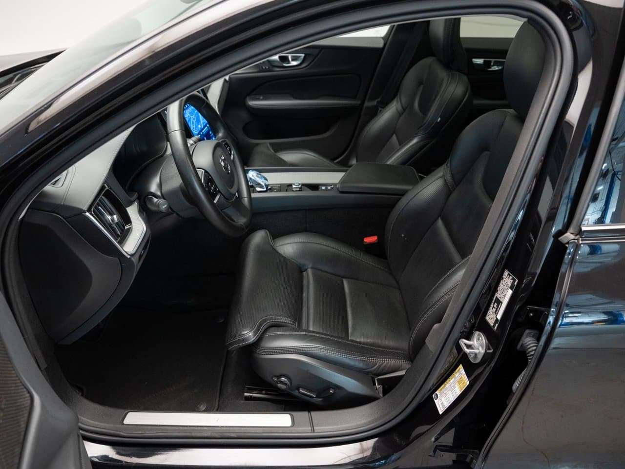 Volvo V60 2024 — photo 15