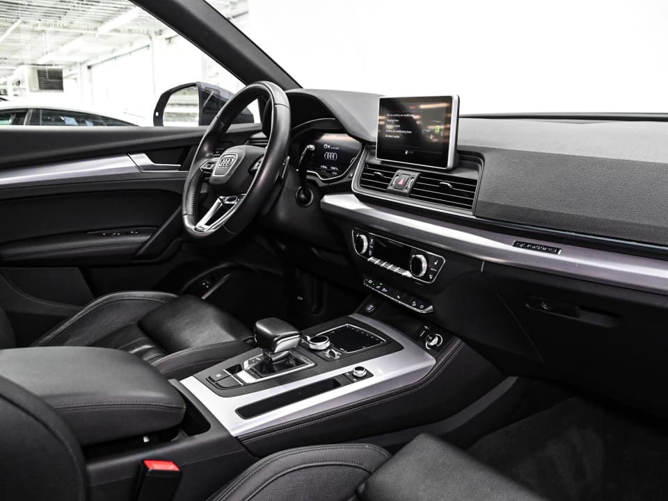 Audi Q5 2020 — photo 17