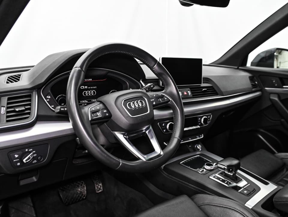 Audi Q5 2020 — photo 18