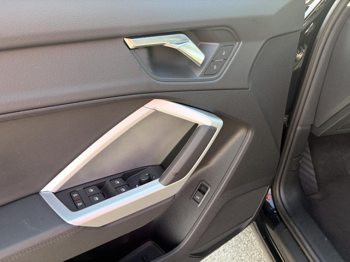 Audi Q3 2025 — photo 17