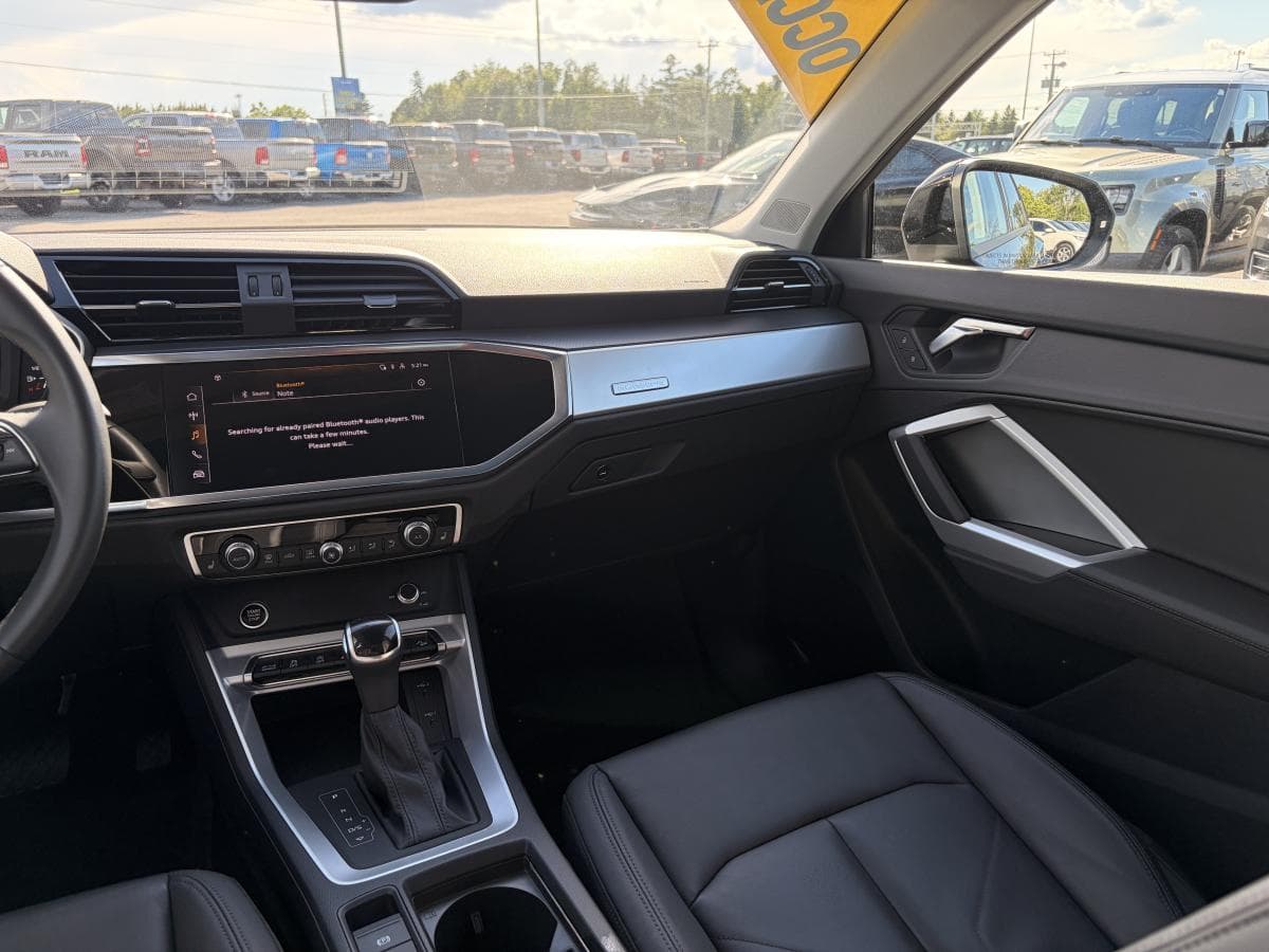 Audi Q3 2025 — photo 20