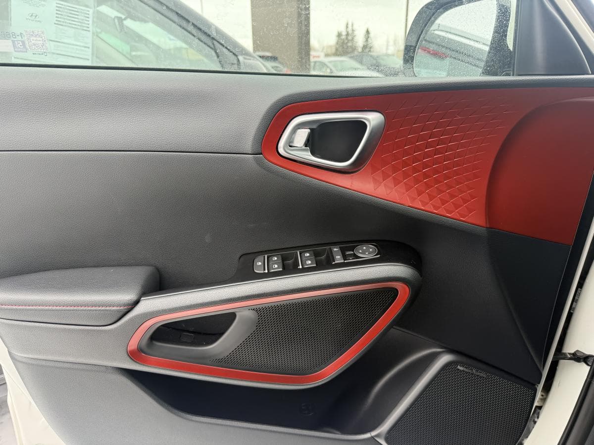 Kia Soul 2023 — photo 16