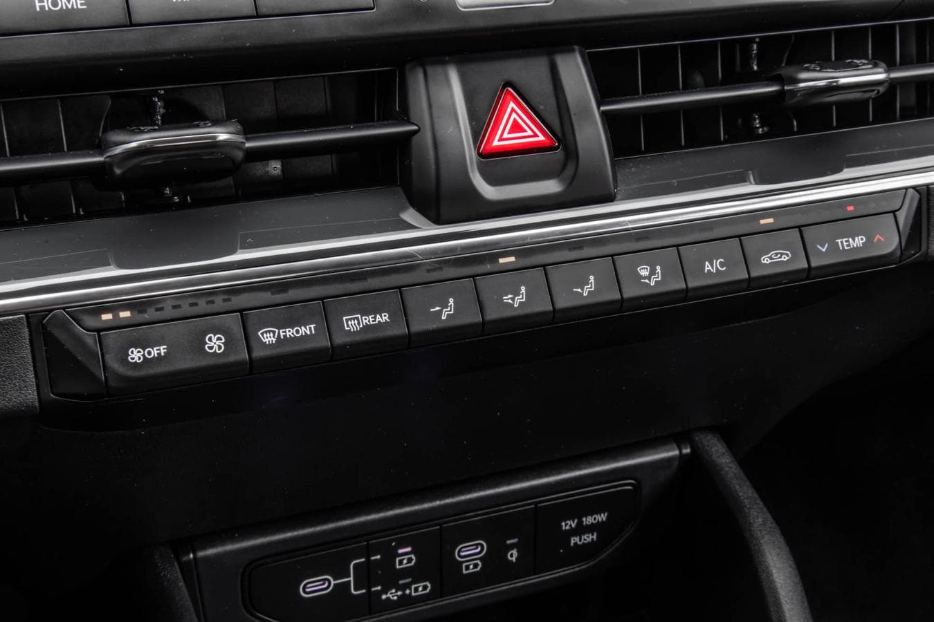 Kia K4 2025 — photo 19