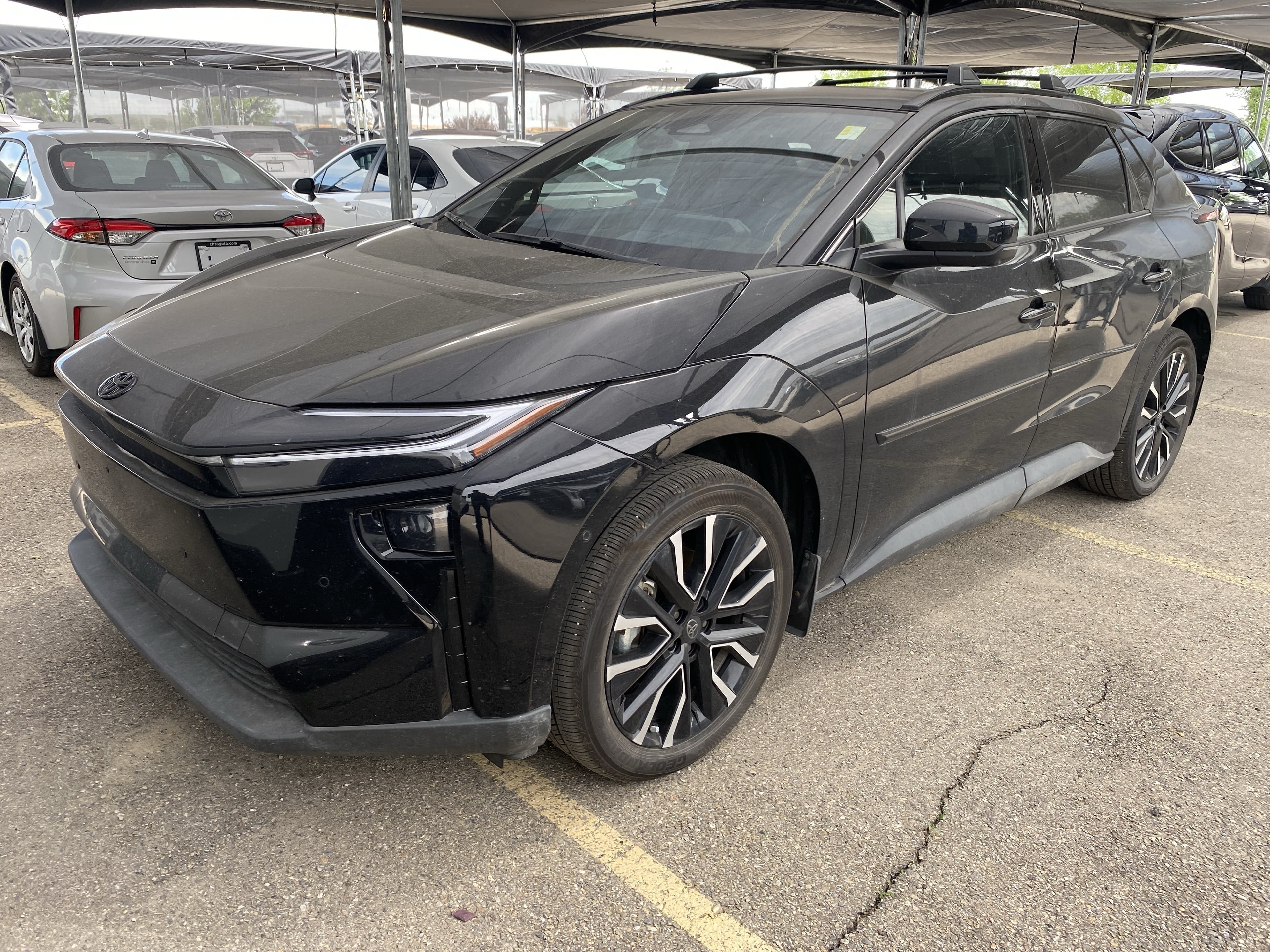 Toyota bZ Limited 2026 — photo 2