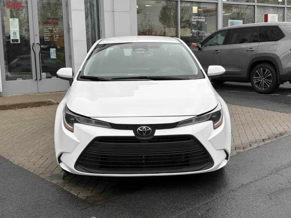 Toyota Corolla 2023 — photo 3
