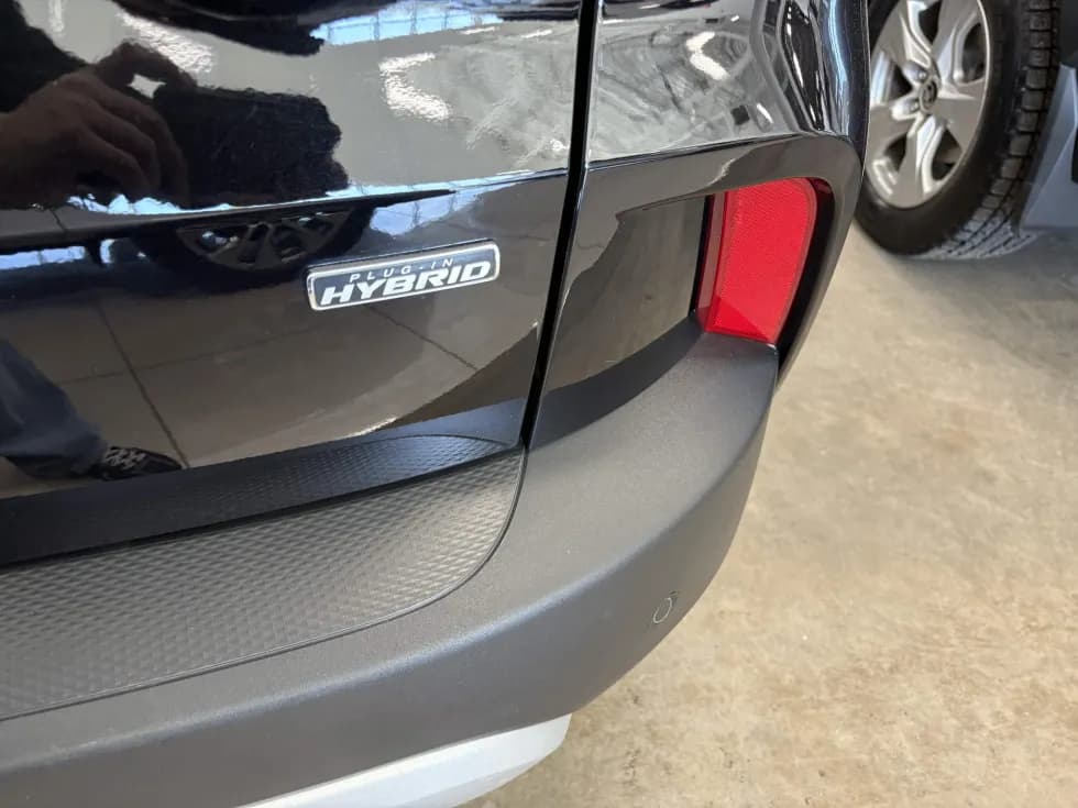 Ford Escape Plug-in Hybrid 2023 — photo 6