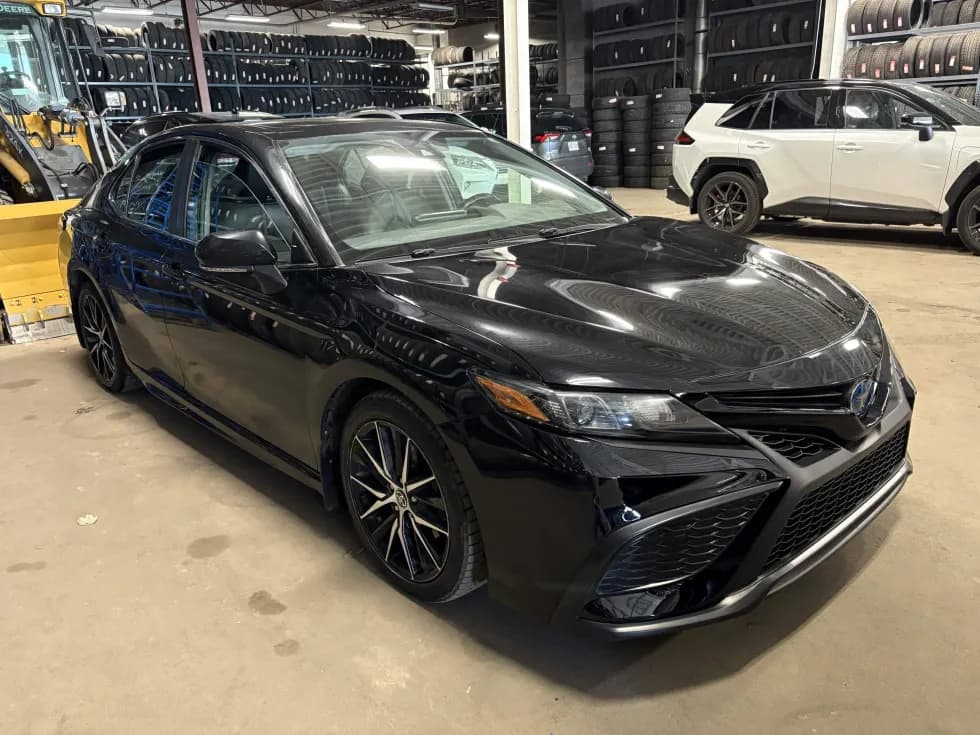 Toyota Camry Hybrid 2022 — photo 3