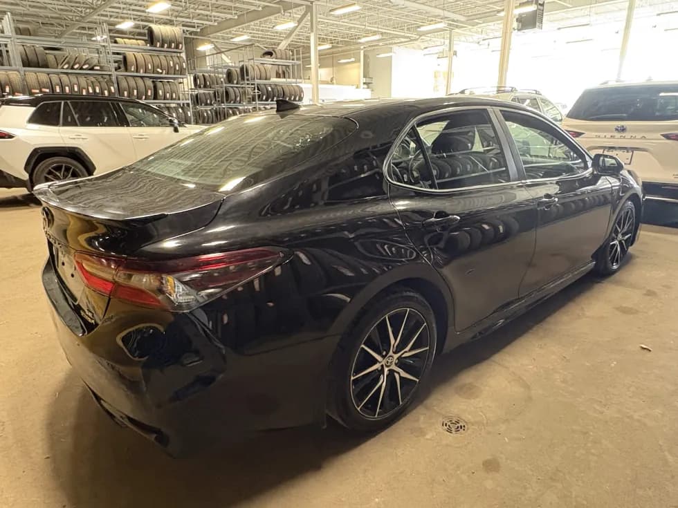 Toyota Camry Hybrid 2022 — photo 4