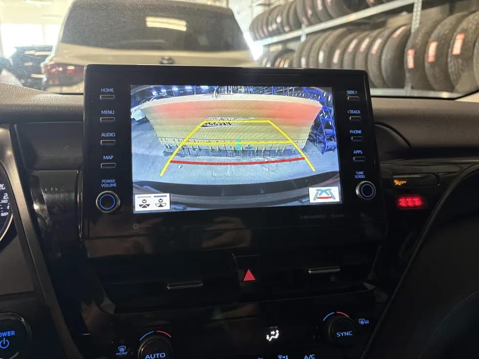 Toyota Camry Hybrid 2022 — photo 8