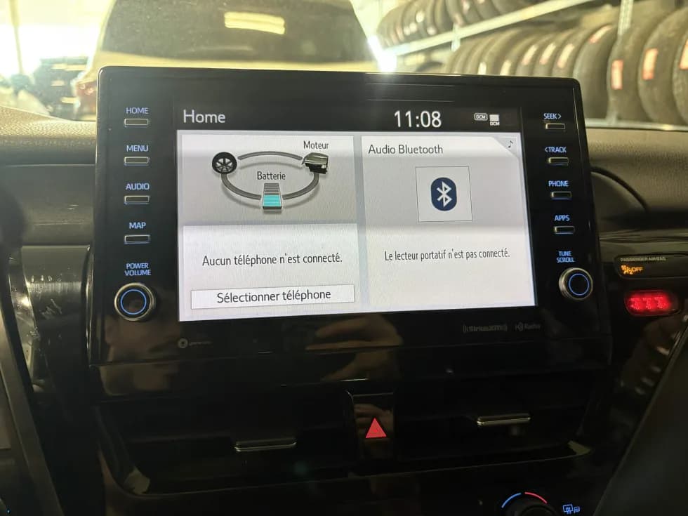 Toyota Camry Hybrid 2022 — photo 9