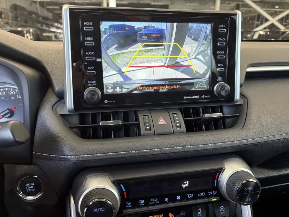 Toyota RAV4 2022 — photo 12