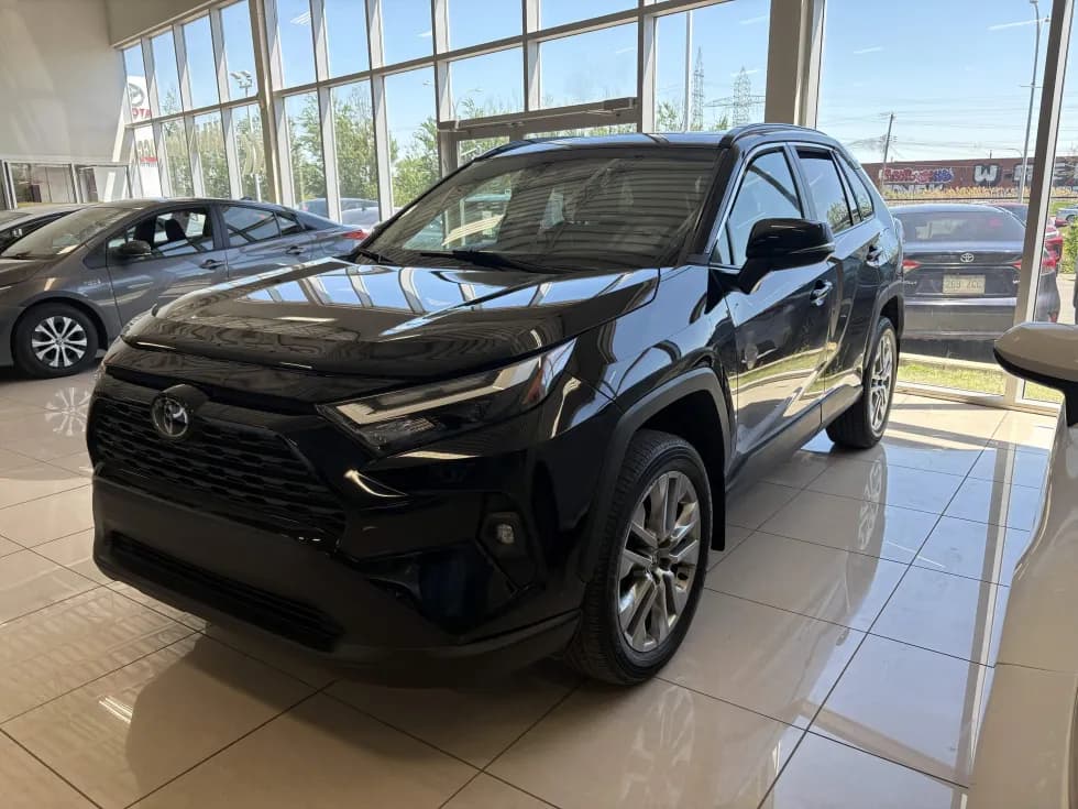 Toyota RAV4 2022 — photo 3