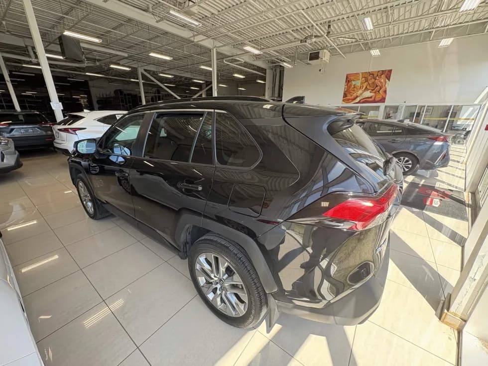 Toyota RAV4 2022 — photo 4
