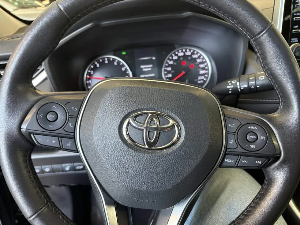 Toyota RAV4 2022 — photo 9