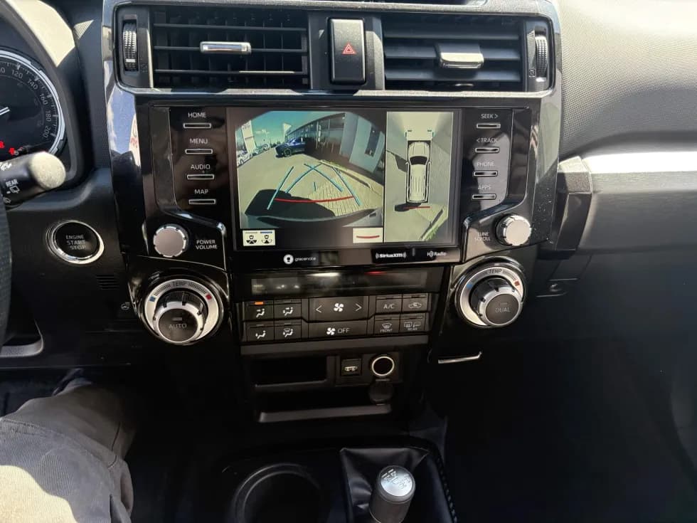 Toyota 4Runner 2023 — photo 14