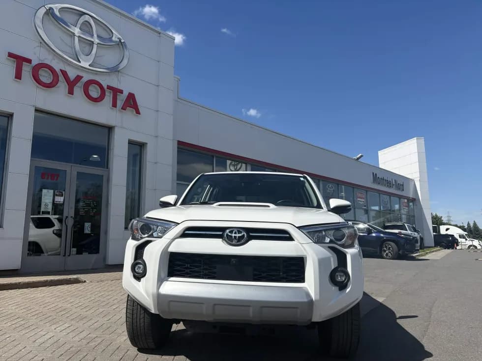 Toyota 4Runner 2023 — photo 2