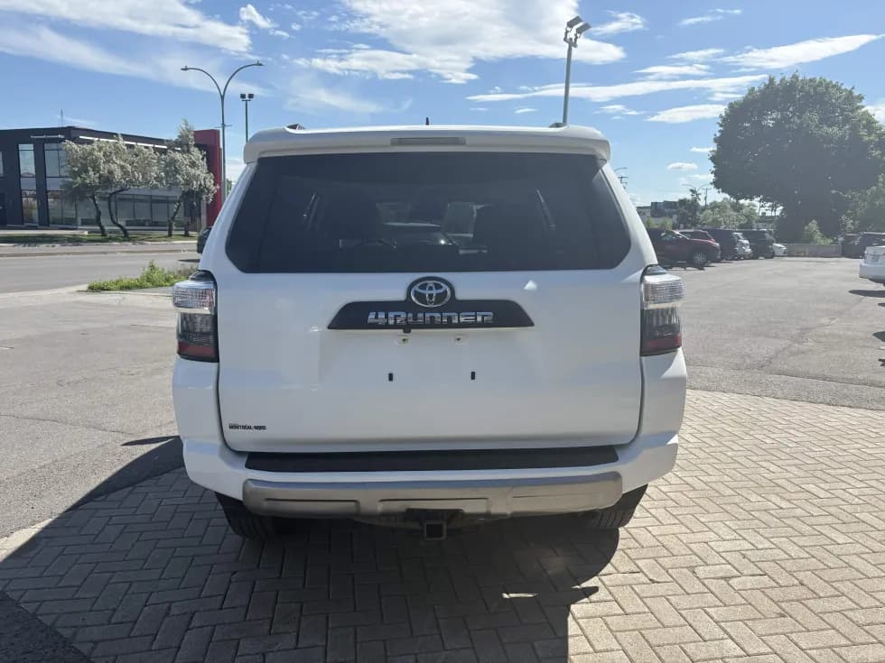 Toyota 4Runner 2023 — photo 5