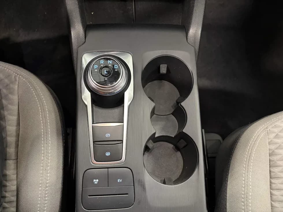 Ford Escape 2021 — photo 11