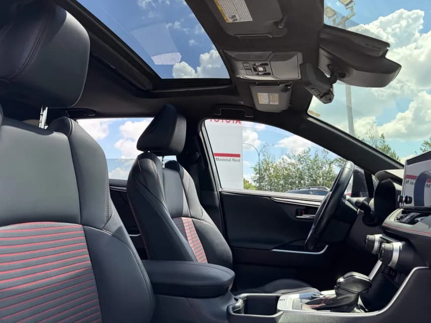 Toyota RAV4 Plug-In Hybrid 2023 — photo 8