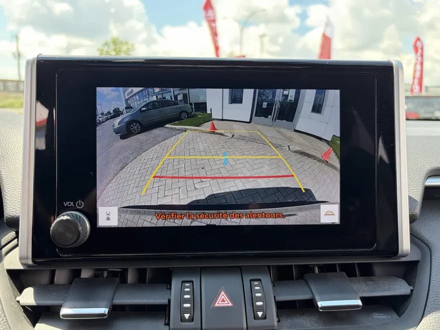Toyota RAV4 Plug-In Hybrid 2023 — photo 9