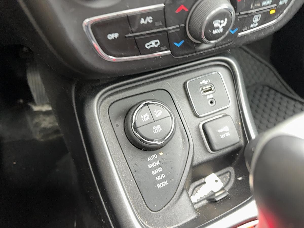 Jeep Compass 2019 — photo 15