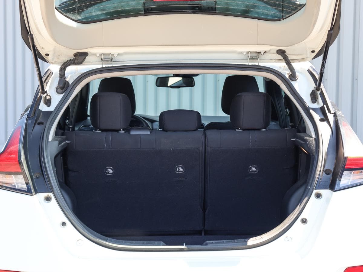 Nissan LEAF 2024 — photo 9