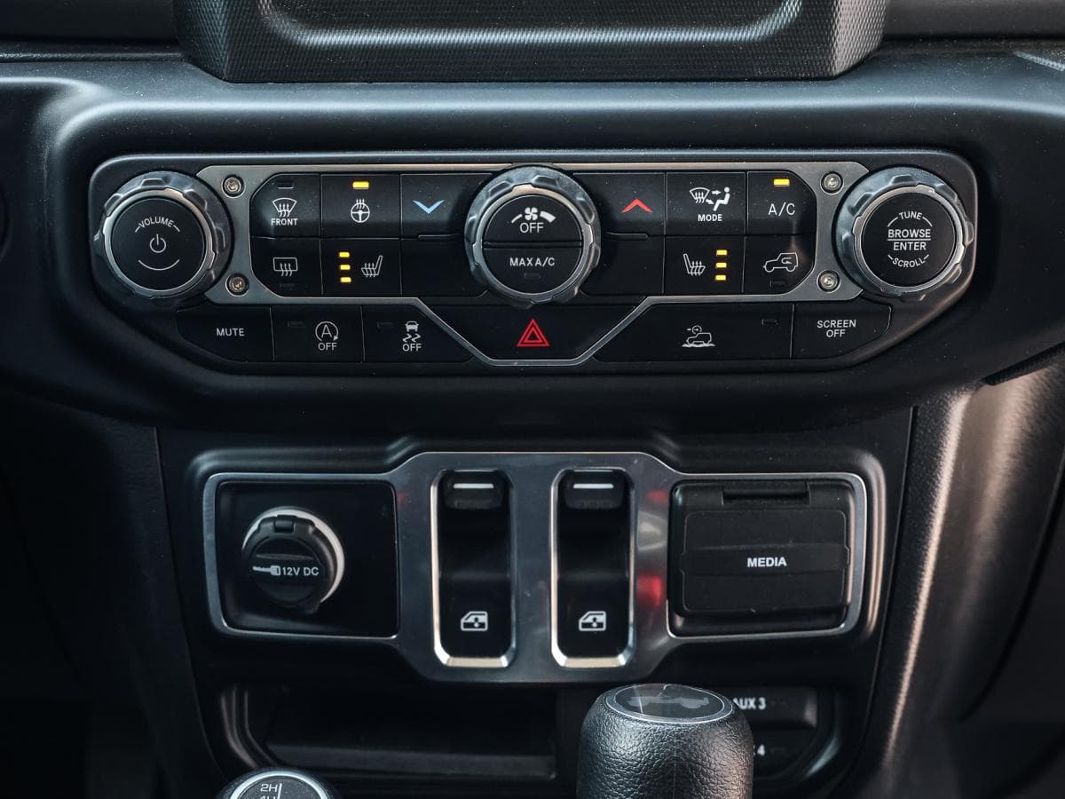 Jeep Wrangler 2023 — photo 13