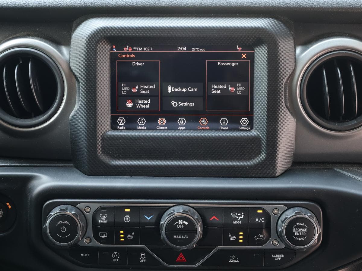 Jeep Wrangler 2023 — photo 14