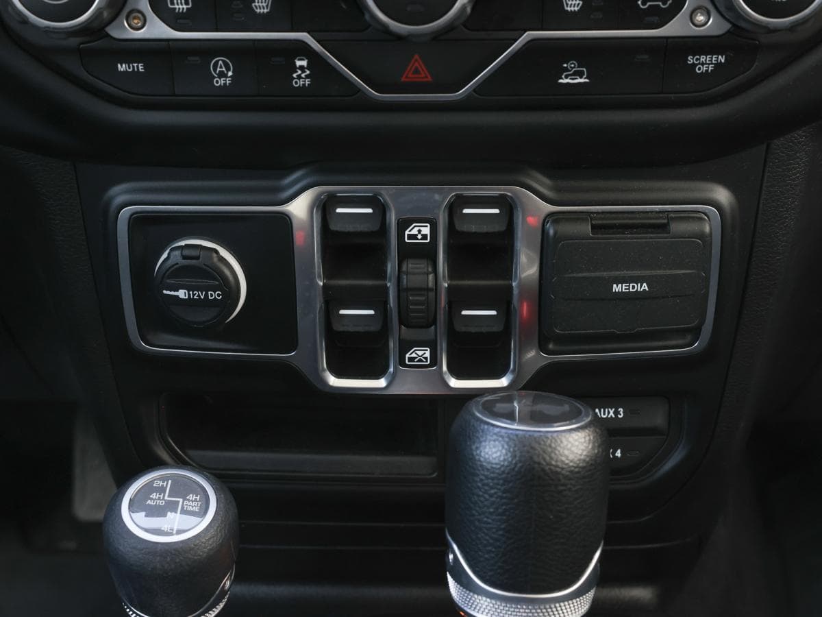 Jeep Wrangler 4 Door 2023 — photo 14