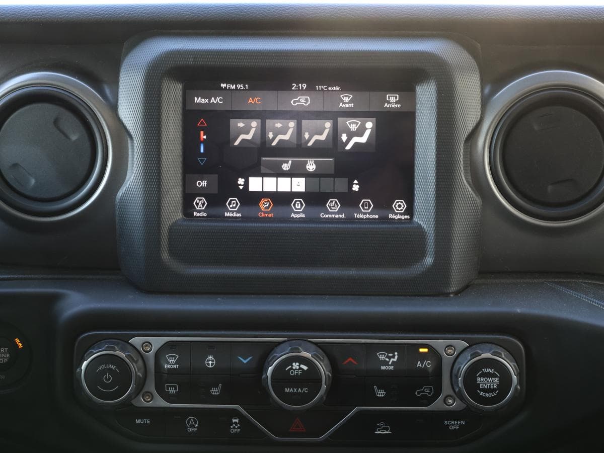 Jeep Wrangler 4 Door 2023 — photo 17