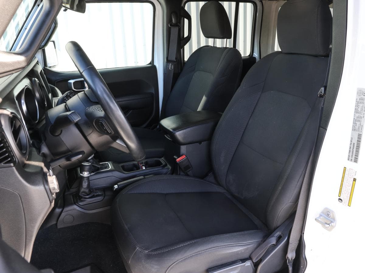 Jeep Wrangler 4 Door 2023 — photo 21
