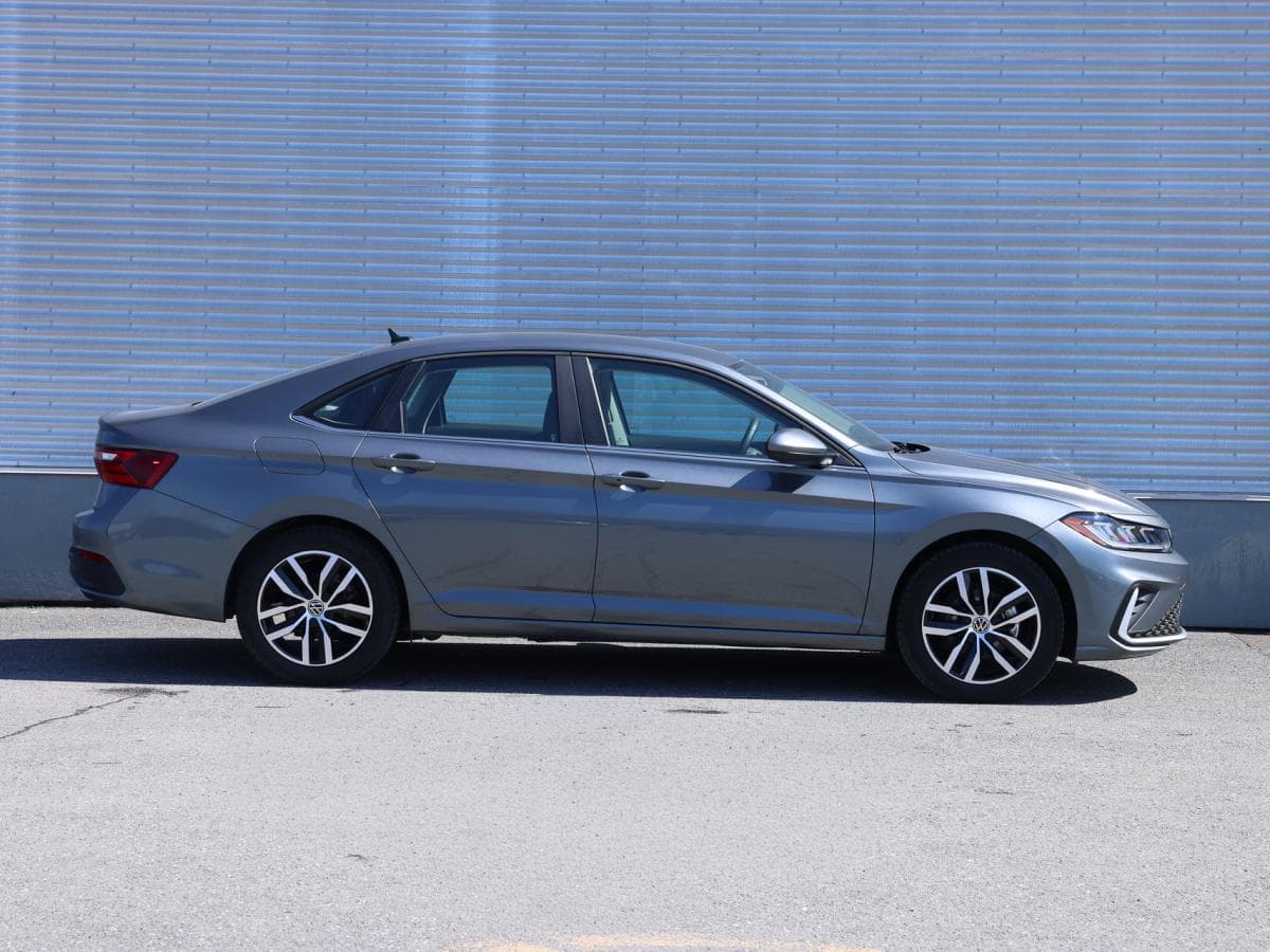 Volkswagen Jetta 2025 — photo 2