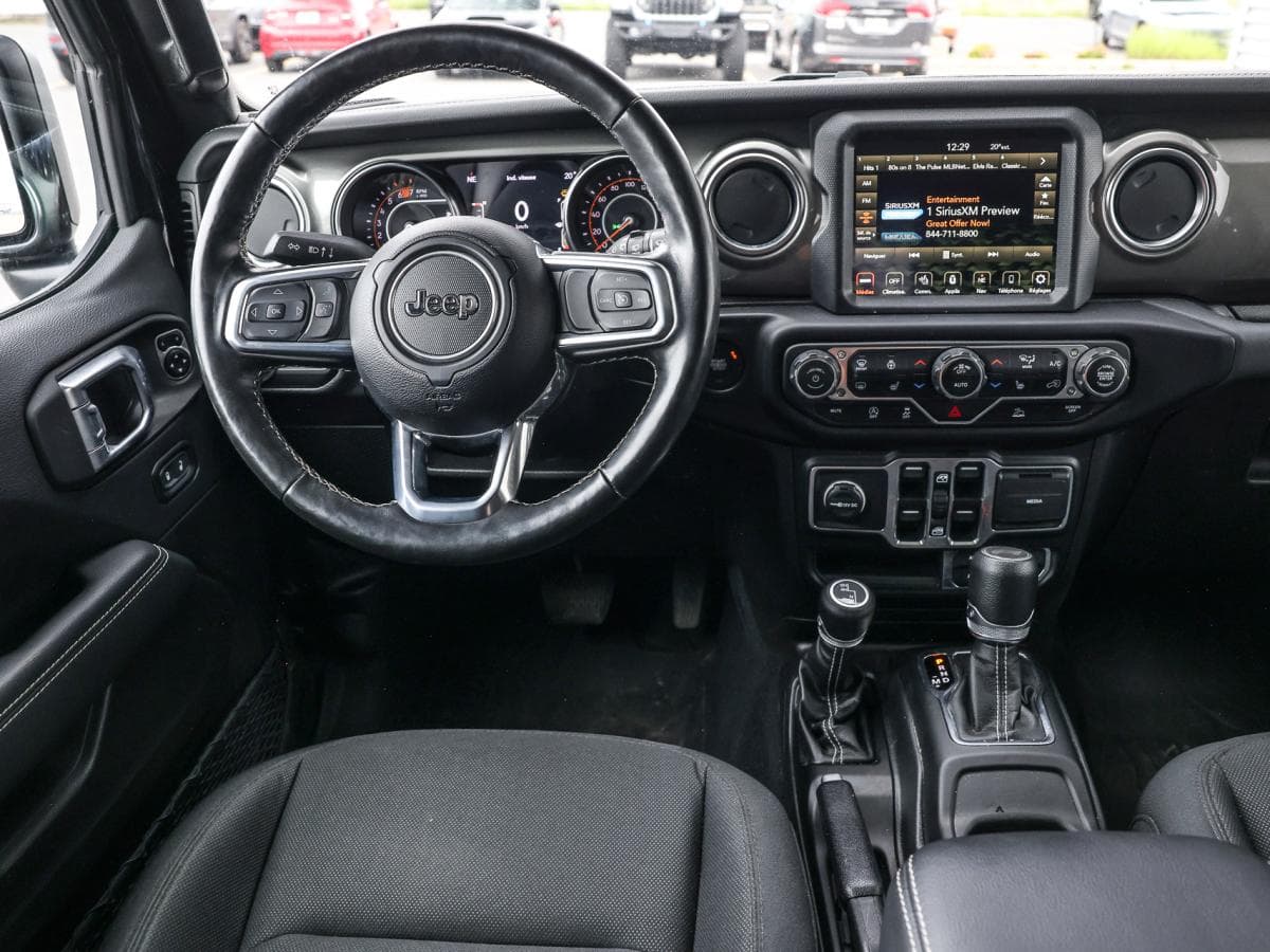 Jeep Wrangler 2023 — photo 12
