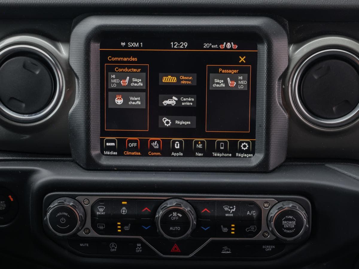 Jeep Wrangler 2023 — photo 17