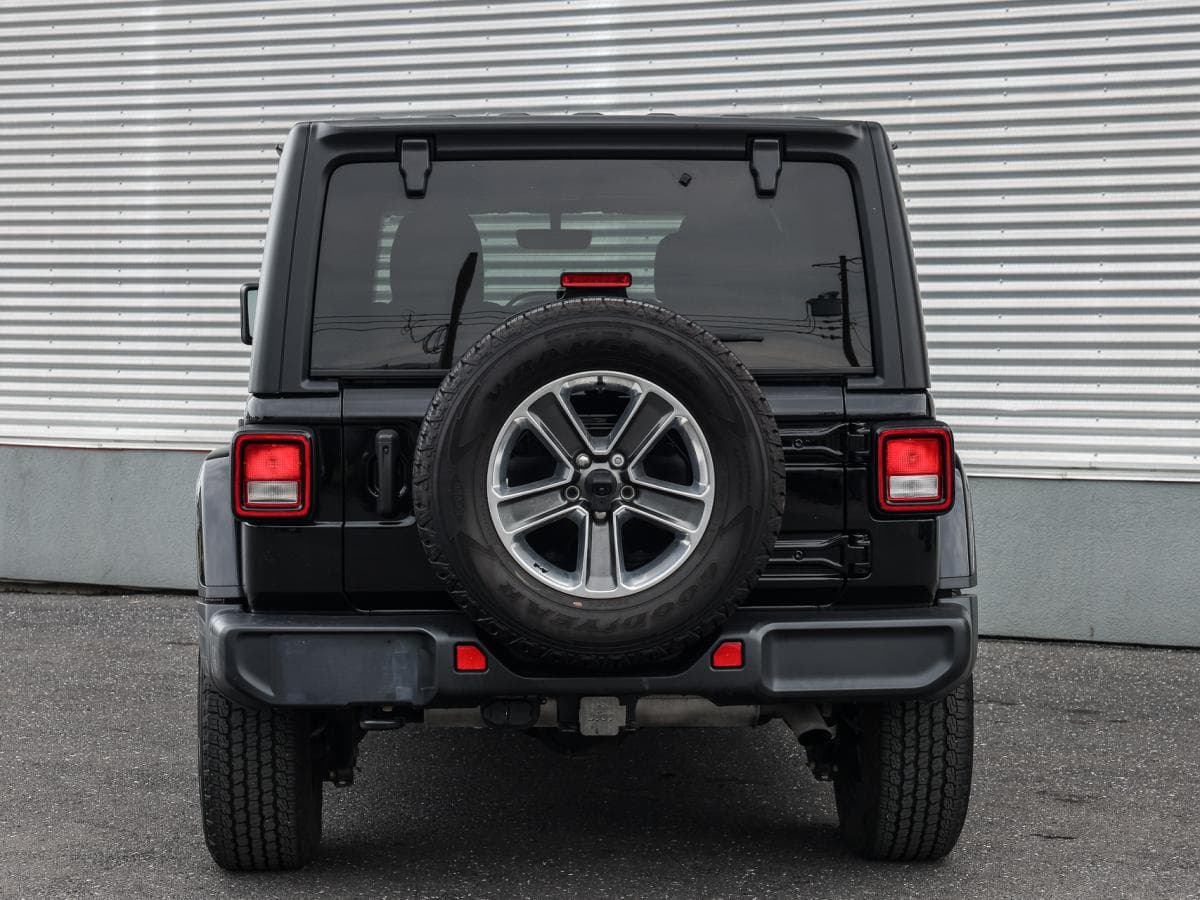Jeep Wrangler 2023 — photo 8
