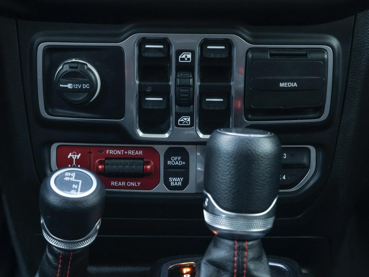 Jeep Wrangler 4 Door 2023 — photo 15