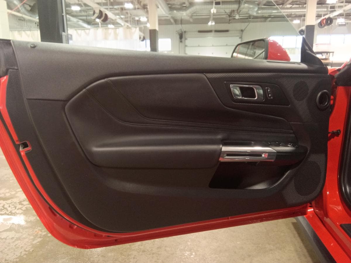 Ford Mustang 2025 — photo 18