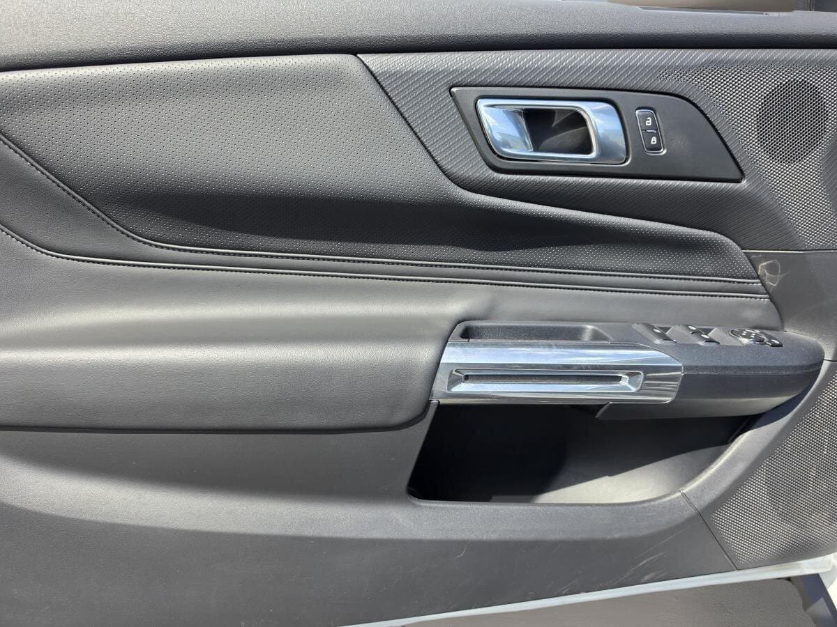 Ford Mustang 2025 — photo 6