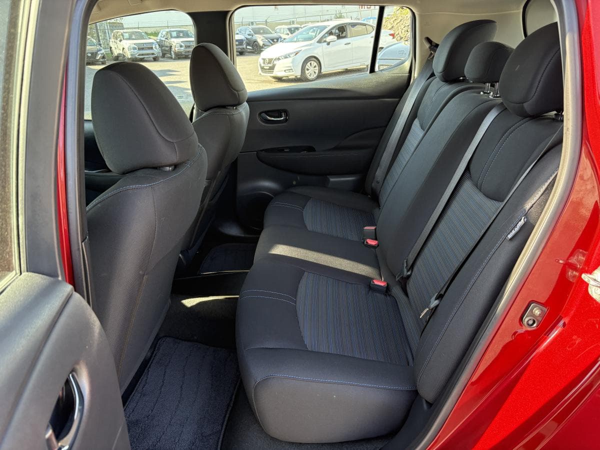 Nissan LEAF 2025 — photo 12