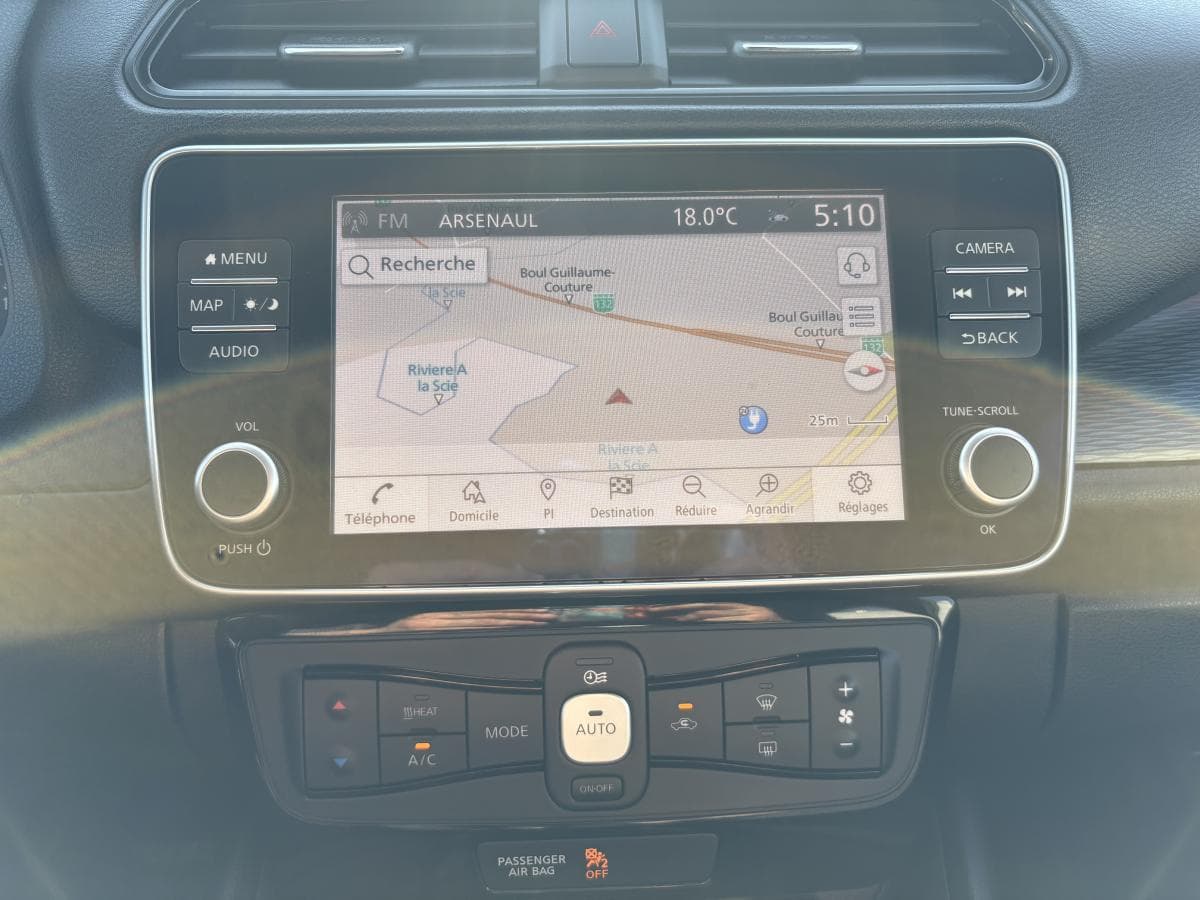 Nissan LEAF 2025 — photo 18